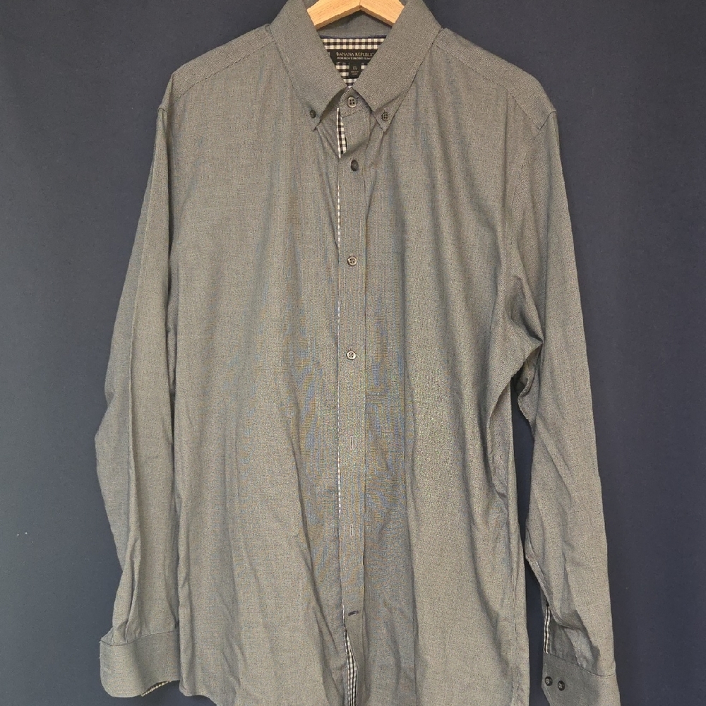Banana Republic Men's Button-Down Dress Shirt in Black & White